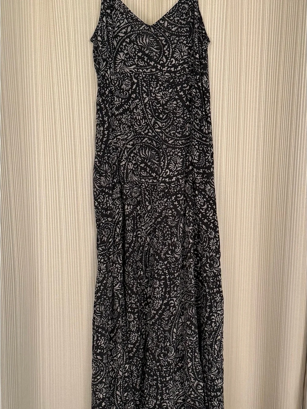 Abercrombie & Fitch Black Maxi Dress with White Paisley Print